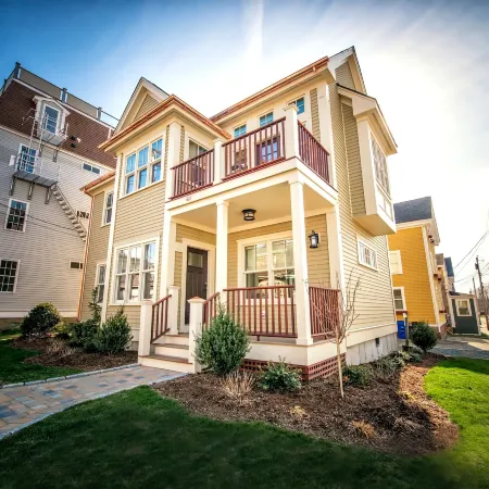 The Newport Lofts - 611 Thames Street