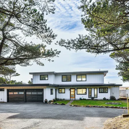 3-Acre Oceanfront Home Game Room and Fire Pit!