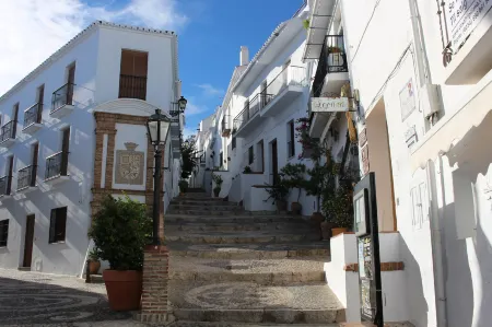 Excellent View, Beach & Mountain, Panorama Swimming Pool All Year Round