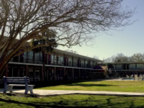 巴頓魯治西方旅館 西巴吞魯日縣酒店