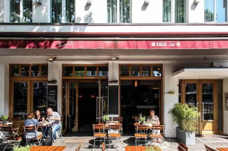 Art Hotel Tucholsky Отели рядом с достопримечательностью «Кемнадер-Зе»