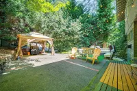 8 Mi to Lumen Field: Pet-Friendly Apt w/ Hot Tub - Apartments