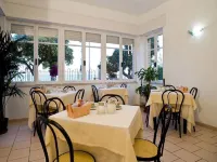 Hotel San Carlo Hôtels à : Terracina