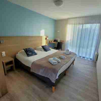 Logis Hôtel Au Moyne de Saire Rooms