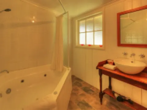 Grace's Spa Cottage Hotels in Smithton
