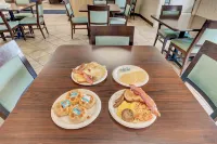 Days Inn by Wyndham Helena - breakfast