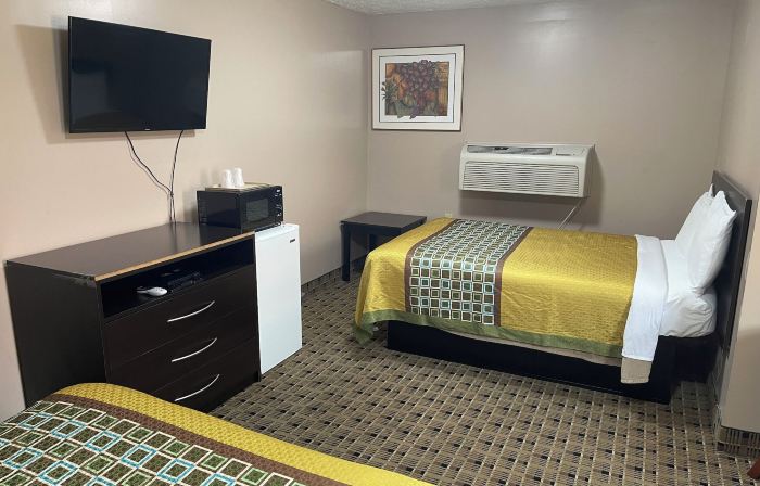 Economy Inn & Suites