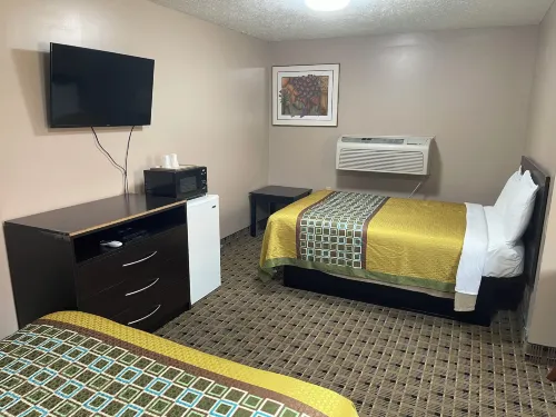 Economy Inn & Suites Hotels in Ashtabula