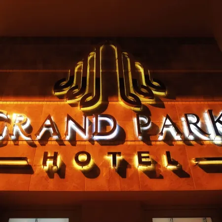 Grand Park Hotel