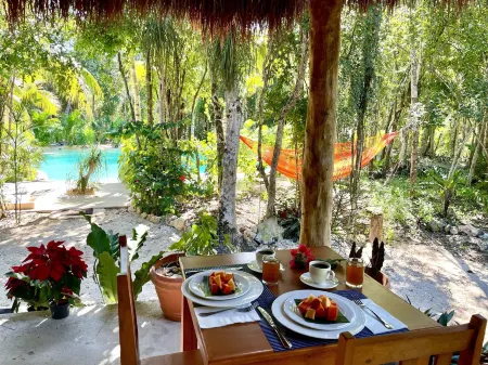 Glamping Bunga Lotus