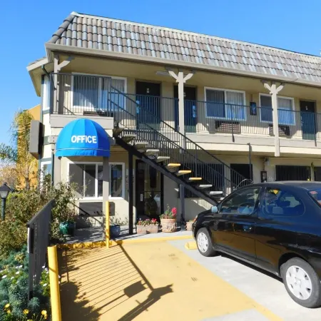Continental Lodge