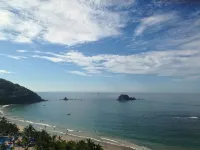 10th Floor Beachfront Luxury Condo Bayview Grand