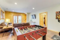 Game Room & Hot Tub: Cabin 9 Mi to Blue Ridge! - 3-Star