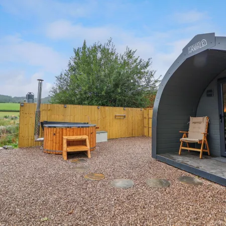 Heron Pod Hotels in Oswestry