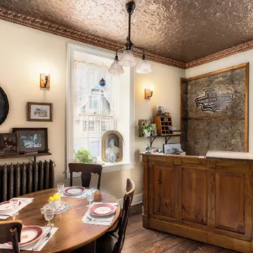 The Stagecoach Inn Bed & Breakfast and Five20 Social Stop