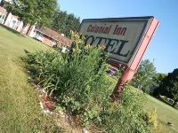 Colonial Inn Mercer-Grove City Hotel di Springfield Township