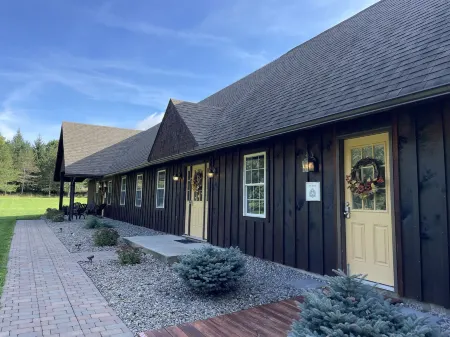 Ashling Acres Отели в г. Смирна