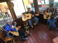 Caboose Motel & Gift Shop - Mountain view