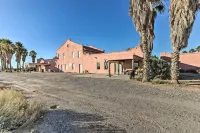 Eloy Desert Oasis w/ Courtyard & Pool Access! - Holiday Apartments