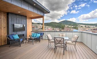 Exquisite Discovery Mtn Home w/ Sweeping Views!