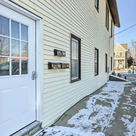 Delafield Vacation Rental Near Lakes and Parks! Отели в г. Делафилд