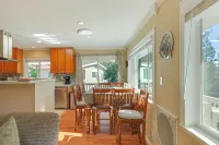 Groveland Vacation Rental w/ Private Deck & Grill!