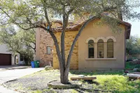 Stylish Lake Austin Retreat w/ EV Charger! Hotels in Barton Creek