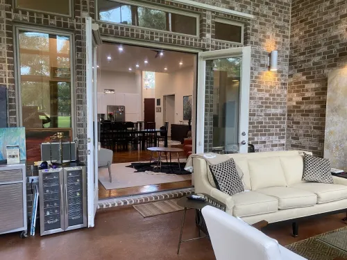 Amazing modern home on the 14th hole of the Pines golf course in Diamondhead MS!