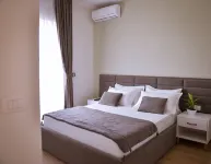 Airport Garden Hotel - balcony