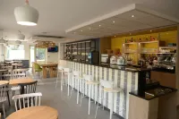 Premiere Classe Sete - Balaruc Hotels in Montbazin