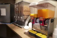 Hotel-Motel Drummond - Breakfast