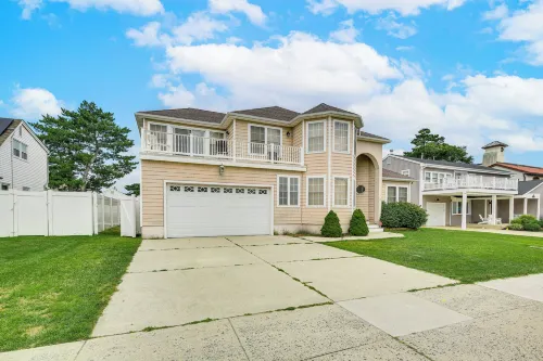 Spacious Brigantine Home ~ 1 Block to Beach! - 3-Sterne