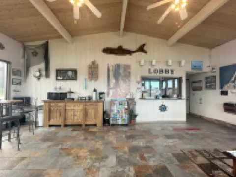 Captain John's Motel