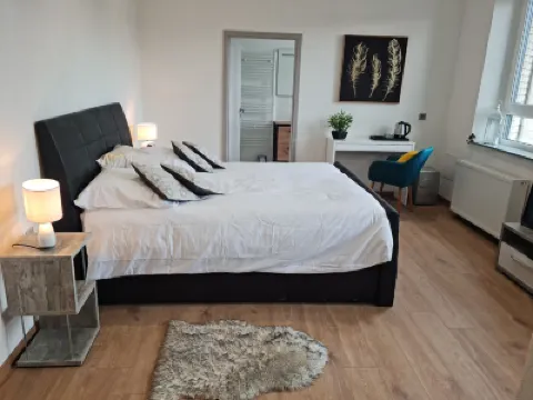 由LNA運營的LA FACTORY 酒店