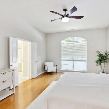 Family Fun Retreat: Pool & Entertainment Haven! 4 Bedroom Home by RedAwning