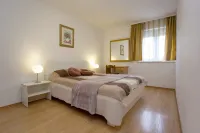 Apartments Ulika