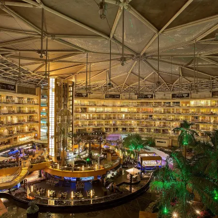 Hotel Sahara Star