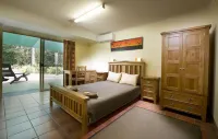 Glass House Mountains Ecolodge Hotels in Glass House Mountains