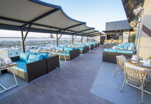 1. 벨라 인 호텔..