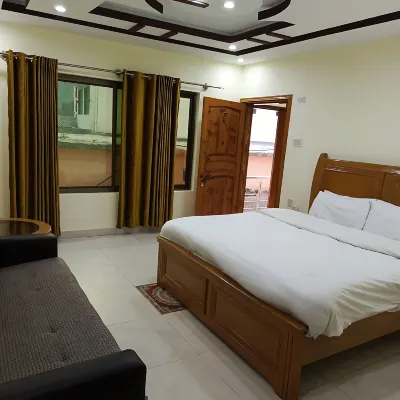 Moon Lodges Naran