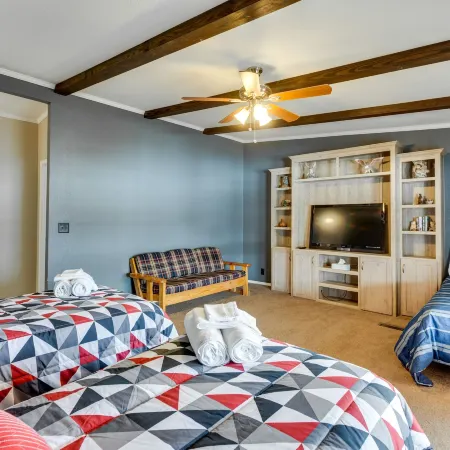 Spacious Tierra Amarilla Ranch House w/ Deck!
