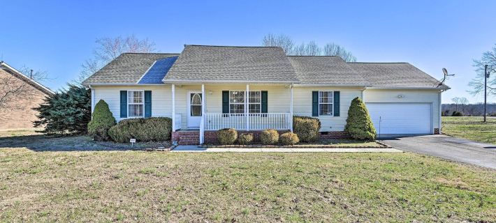 Normandy Home w/ Yard ~ 2 Mi to Lake Hotele w: Coffee County