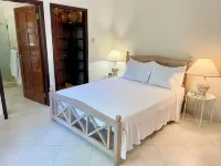 Modern 6-Bedroom Family Villa with Pool, Steps from Beach, Surf & Ocean