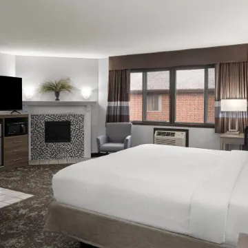 Ramada by Wyndham Cedar Rapids South