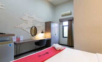 RedDoorz Plus Near Mall Slipi Jaya
