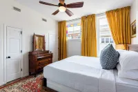 The Woodford Hotel Hotels in Versailles