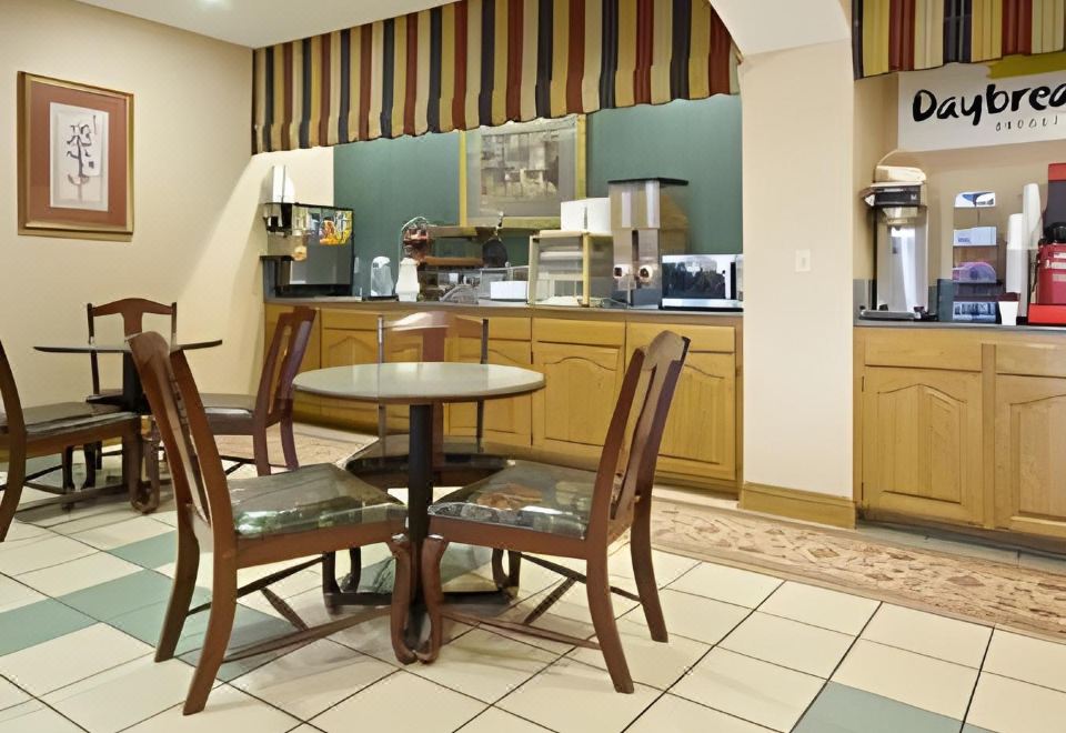 데이즈 인 바이 윈덤 덴햄 스프링스 배턴루지 이스트