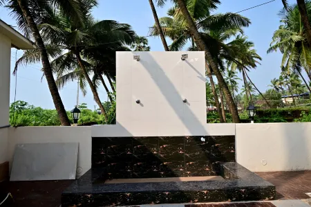 Sun & Sand Luxury Stays Sea View Отели рядом с достопримечательностью «Shri Murdeshwara Beach»