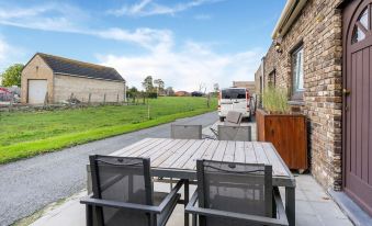 Tasteful Holiday Home in Loppem with Hot Tub