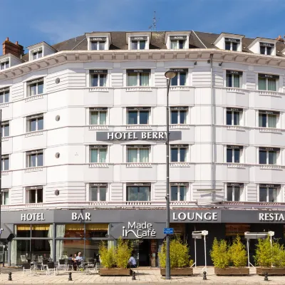 The Originals City Hôtel le Berry Bourges Hôtels à proximité de : Gare de Bourges